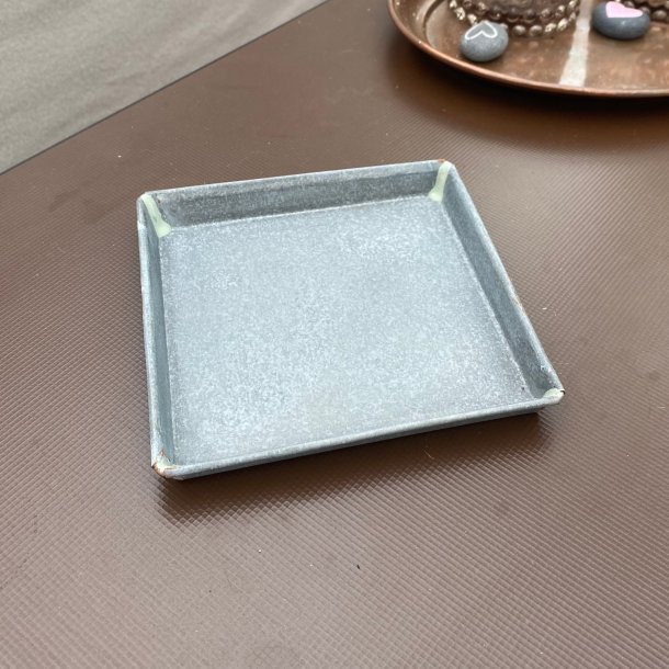 Firkantet underskl i zink 