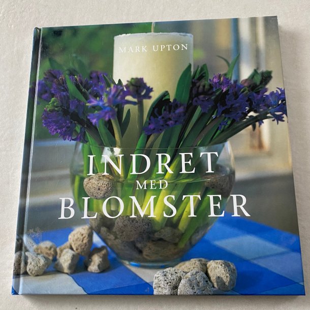 Indret med blomster 