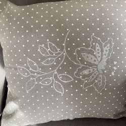 Prikket pudebetr�k m. blomst 