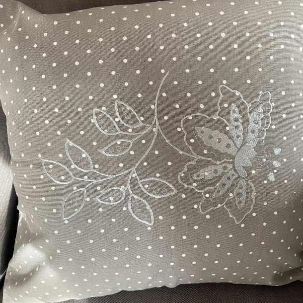 Prikket pudebetr�k m. blomst 