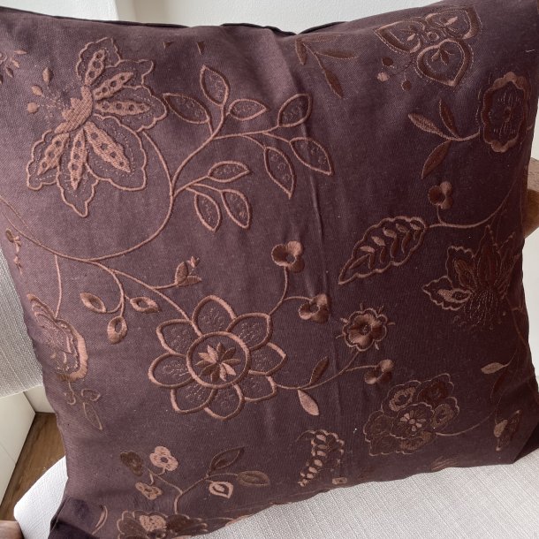 M�rkebrunt pudebetr�k m. blomster 