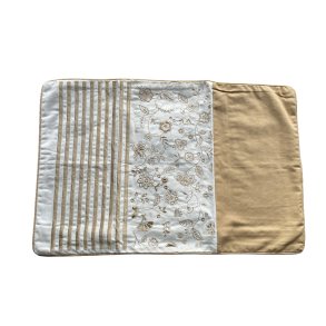 Guld pudebetr�k m. blomster & striber 