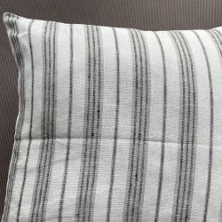 Stribet h�rpudebetr�k beige/sort 