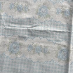 Blomstret pudebetr�k bl�/hvid 