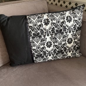 Fyldt pude - blomster 