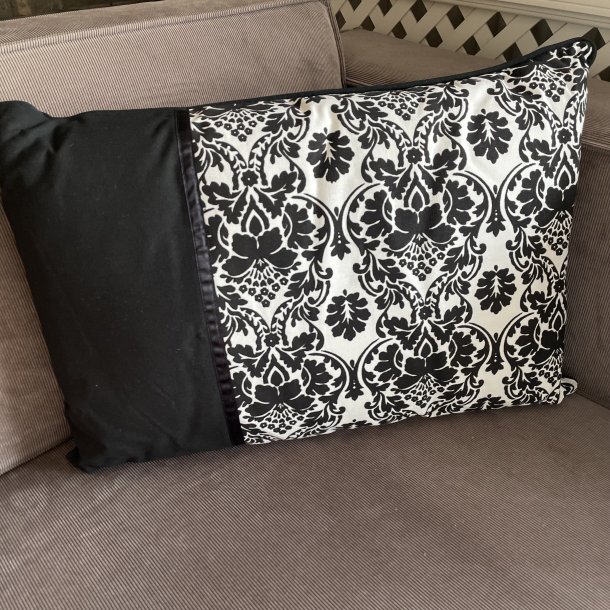 Fyldt pude - blomster 