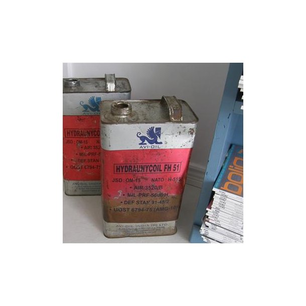 Avi oil can - Gammel oliedunk 