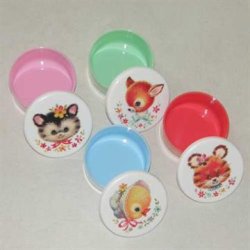 Sm runde plast boxe med lg 